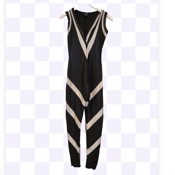 Scifi body suit by m8 costume designer.Blk/sliver metallic V neck fitted.Size M. - Picture 5 of 6